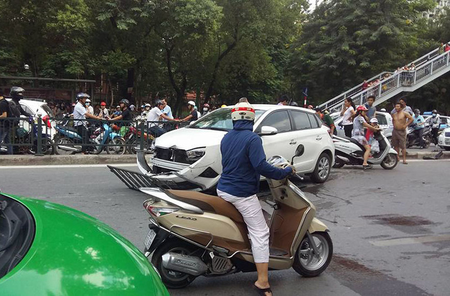 Hiện trường vụ tai nạn. Ảnh: Otofun.