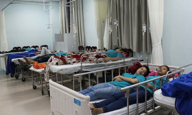 Các công nhân đang được cấp cứu tại bệnh viện Đa khoa Đồng Nai