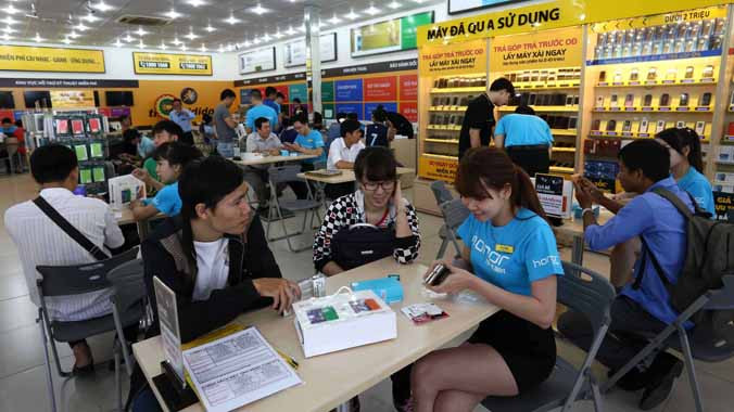 Hình ảnh khách hàng trải nghiệm sản phẩm Honor 4C.