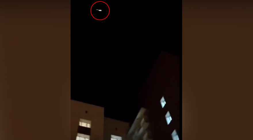 Quả cầu lửa bí ẩn bay qua khu dân cư ở miền nam nước Nga. 