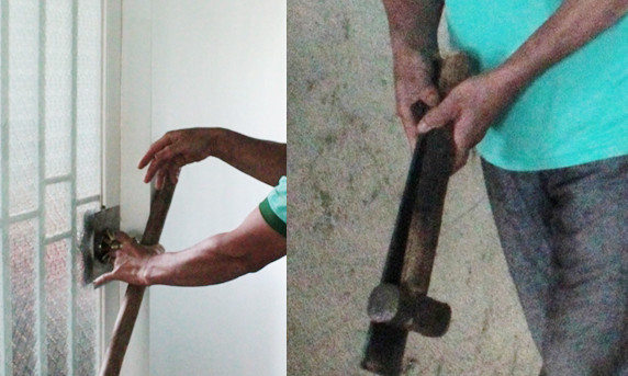 Kẻ xấu dùng dây điện buộc chốt cửa phòng ngủ con anh Canh vào cây gỗ và tang vật búa và dao kẻ xấu dùng để phá két sắt