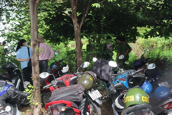 Công an tiến hành phong tỏa hiện trường