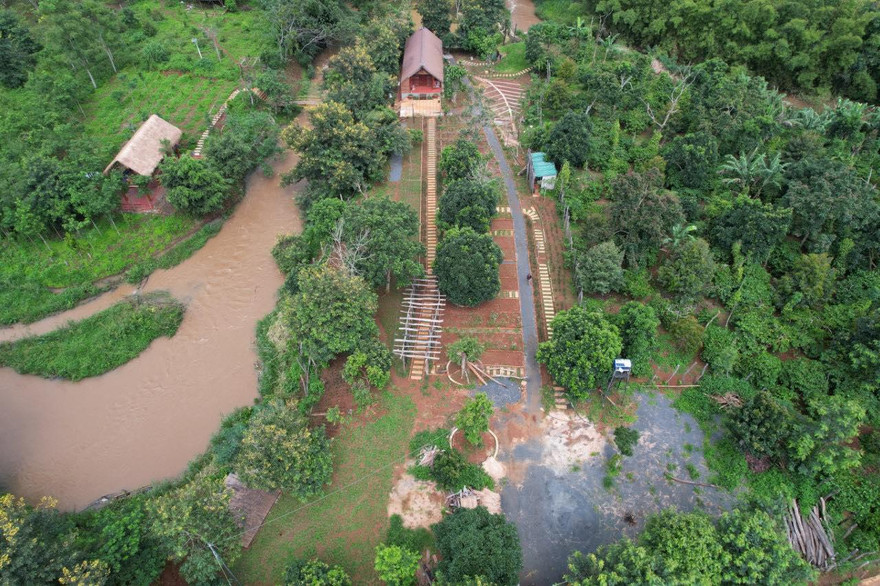 Toàn cảnh khu nghỉ dưỡng xây dựng sai phép nhìn từ trên cao