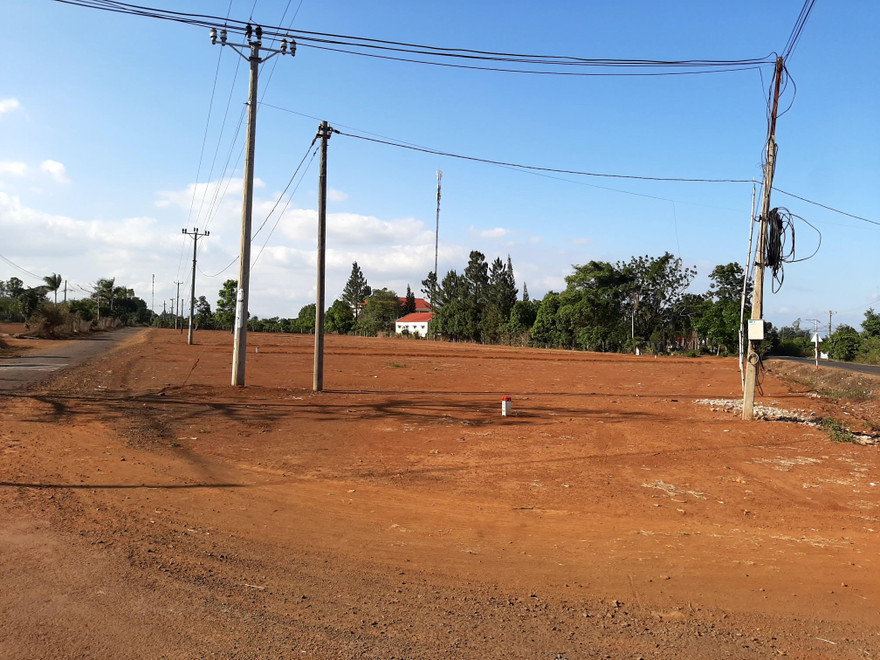 Khu đất ông Trần Xuân Hùng phân lô, tách thửa trái quy định. Ảnh: Đình Văn