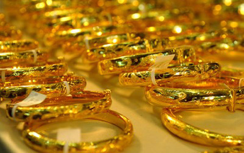 Giá vàng trong nước tăng ngược thế giới