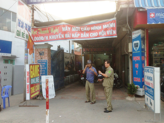 Hiện trường nơi Khương gục chết bất thường được lực lượng công an phong tỏa để điều tra vào chiều 6/1. Ảnh CTV.