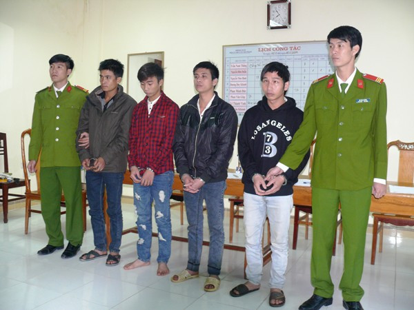 Các nghi can có lệnh truy nã bị bắt giữ.