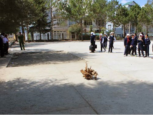 Vị trí em Trang Nhã ngã lăn trong giờ thể dục dẫn đến đột tử