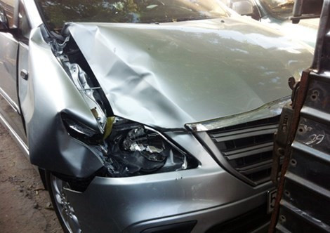 Chiếc ôtô gây tai nạn. Ảnh: VNE