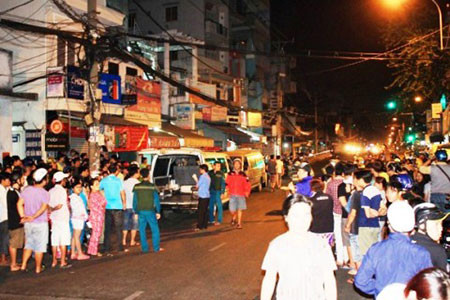 Lực lượng cơ quan chức năng bao vây 1 trường học gần đó nhưng hung thủ gây án đã tẩu thoát thành công