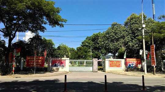 UBND xã Hòa Tiến nơi xảy ra vụ việc.