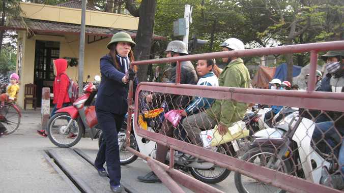  Hệ thống đường sắt Việt Nam vẫn còn lạc hậu so với thế giới. Ảnh: S.L.