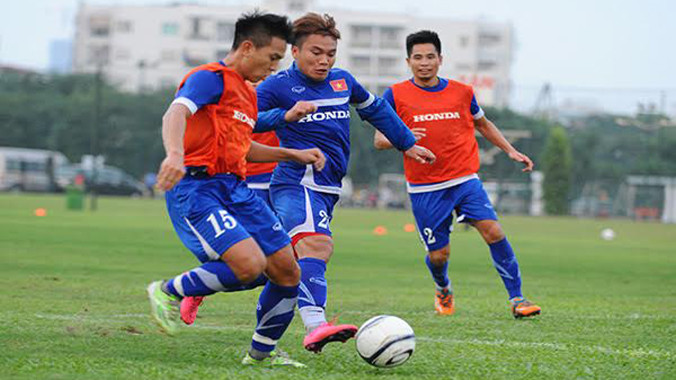 Phi Sơn vắng mặt ở trận gặp Thái Lan do chấn thương.