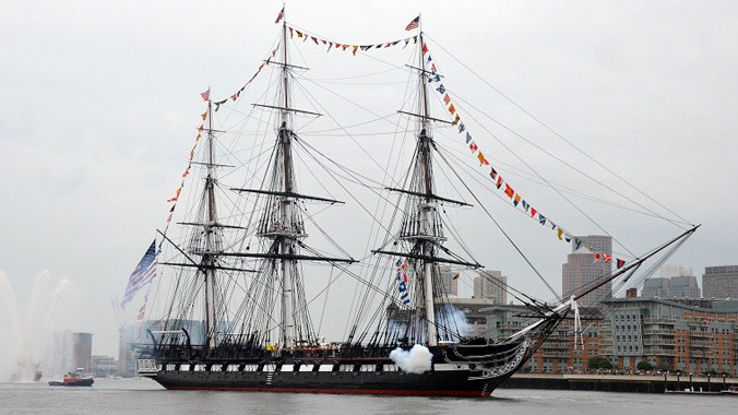 USS Constitution là tàu chiến dùng buồm duy nhất vẫn còn hoạt động của Hải quân Mỹ với lịch sử hoạt động 218 năm. Nó còn được xem như là biểu tượng cho lịch sử phát triển của Hải quân Mỹ nói chung và Quân đội Mỹ nói riêng.