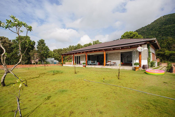 Ngôi nhà một tầng xây dựng trên mảnh đất trước đây để không.