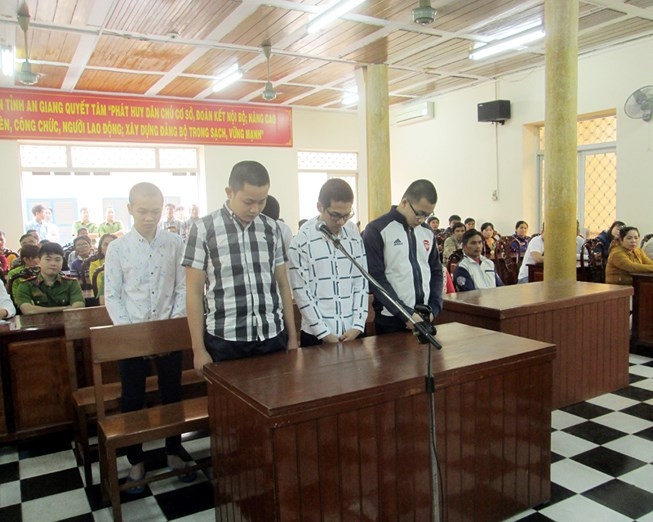 Các bị cáo tại phiên tòa