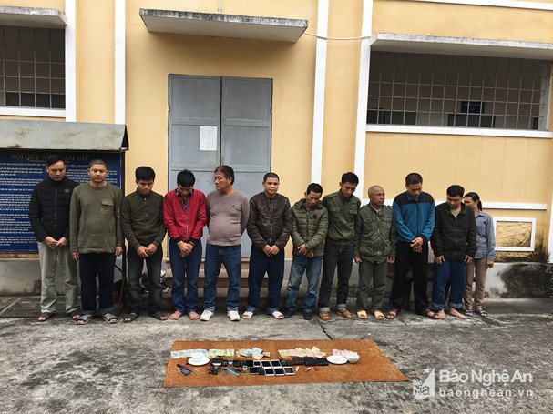 Các đối tượng đánh bạc bị bắt giữ