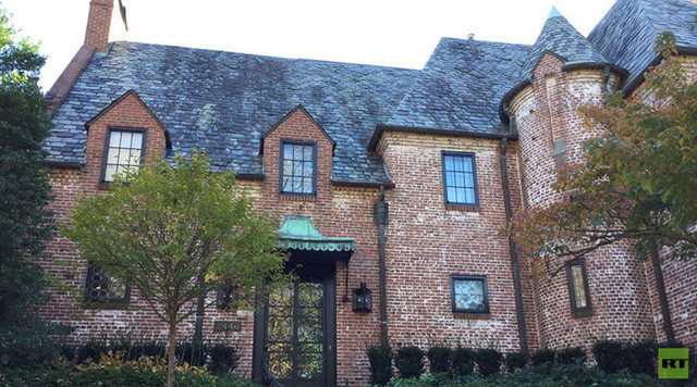 Mặt tiền căn biệt thự ở khu Kalorama mà gia đình Tổng thống Barack Obama sẽ thuê sau khi rời Nhà Trắng. Ảnh: RT.