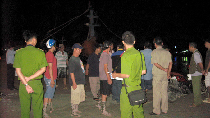 Cơ quan chức năng đang phong tỏa hiện trường để phục vụ vụ công tác điều tra.