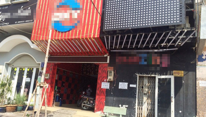 Hiện trường vụ ẩu đả rạng sáng nay. Ảnh: Việt Văn.