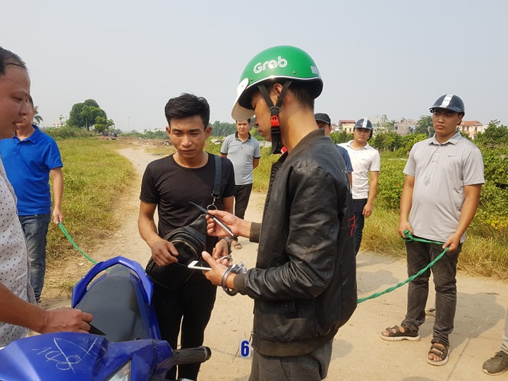 Hai nghi phạm có mặt tại buổi thực nghiệm chiều nay.