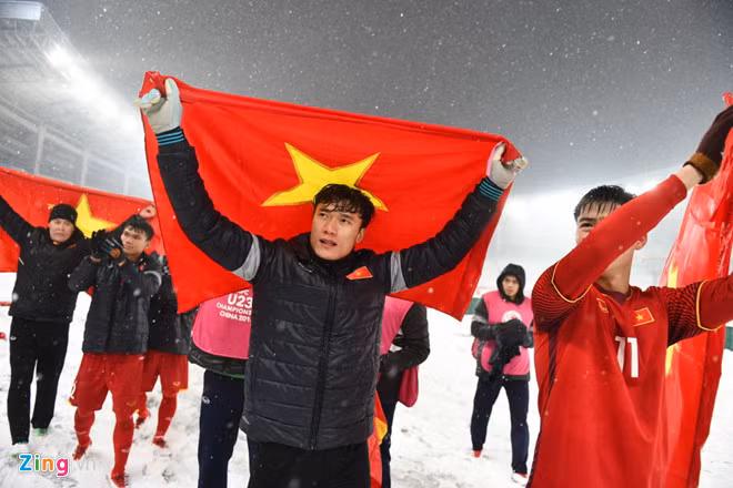 Với tiền thưởng từ các cá nhân, tổ chức trong và ngoài nước dều phải nộp thuế