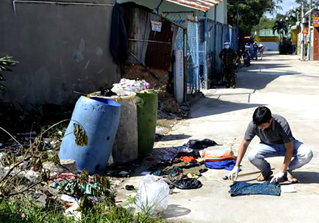 Lực lượng chức năng khám nghiệm vị trí phát hiện nhiều phần cơ thể của nạn nhân