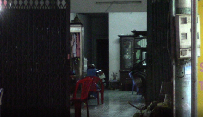 Căn nhà nơi hai vợ chồng sinh sống