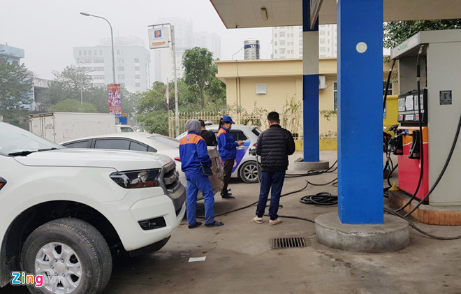 Nhiều khách hàng đi ôtô còn e dè với xăng E5