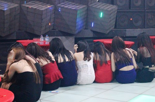 Gần chục người trong quán bar dương tính với ma túy. Ảnh: VnExpress