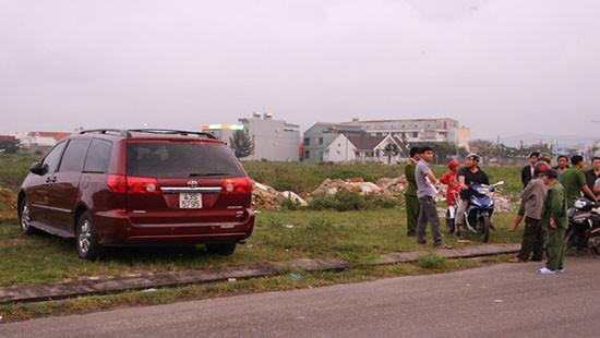 Chiếc xe Tuấn chở chị P. đi rút tiền