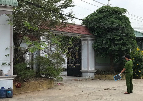 Công an khám nghiệm căn biệt thự