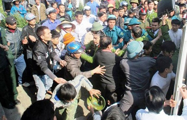 Cả trăm người dây vây đánh, 2 tên trộm thương vong