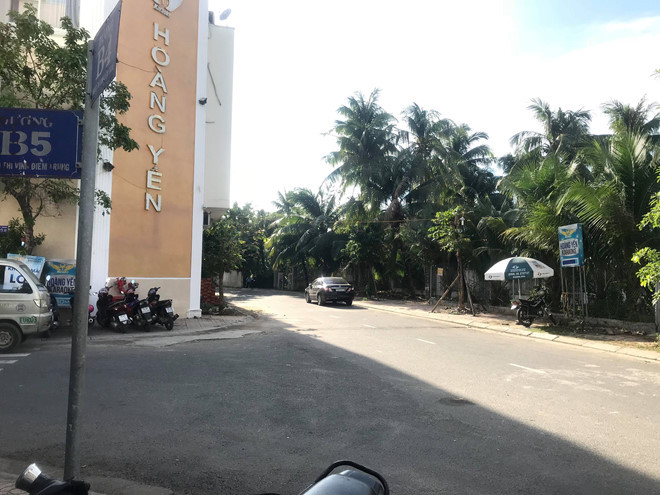 Vụ ẩu đả xảy ra ngay trước quán karaoke Hoàng Yến