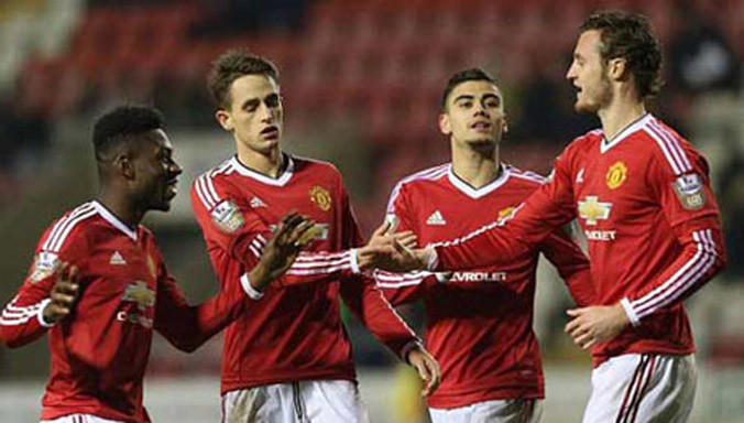 Januzaj rực sáng trong màu áo U21 MU.