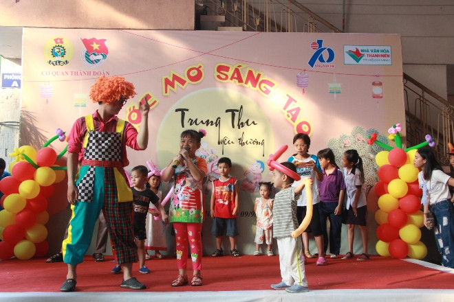 1.200 em thiếu nhi vui hội Trung thu