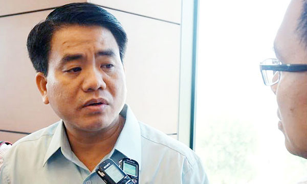 Thiếu tướng Nguyễn Đức Chung trao đổi với phóng viên sáng 22/10. Ảnh DN.