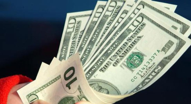 Giá USD tự do hạ nhiệt, ngân hàng vẫn kịch trần