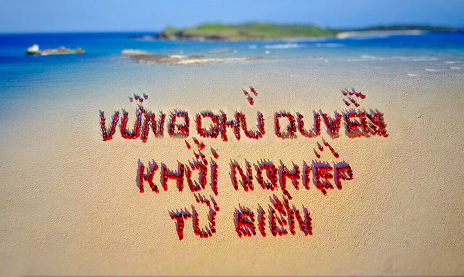 600 bạn trẻ xếp chữ 'Vững chủ quyền khởi nghiệp từ biển'