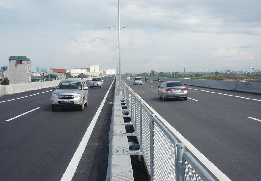 Đường cao tốc Vành đai 4 được thiết kế cầu cạn tương tự như đường trên cao nội đô Hà Nội. Ảnh: Trọng Đảng