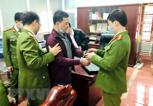 Đối tượng Vũ Cảnh Phương bị bắt về hành vi Lạm dụng chức vụ, quyền hạn chiếm đoạt tài sản. (Ảnh: TTXVN)