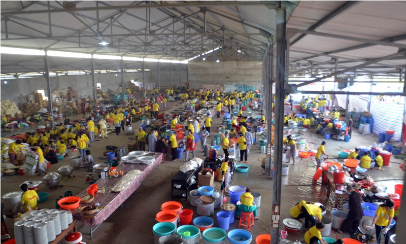 Cận cảnh chuẩn bị đại tiệc 'buffet chay' tại chùa Bái Đính