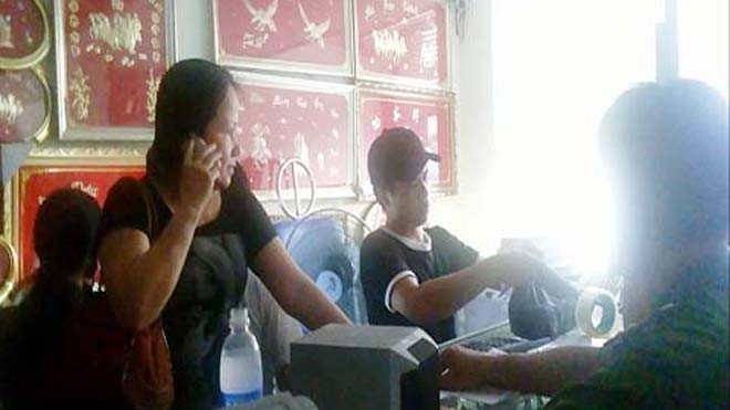 Vụ khám xét tiệm vàng Hoàng Mai bất thường, kéo dài từ trưa 24/4 đến rạng sáng 25/4 đến nay chỉ có thể xử lý 1 cá nhân về việc mua bán ngoại tệ trái phép.