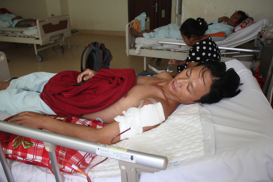 Nạn nhân được điều trị tại bệnh viện.