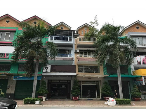 Cơn sốt bất động sản tạm dừng nhưng giá nhà đất tại TP HCM chỉ đứng lại chứ ít có khả năng giảm. Ảnh: HA.