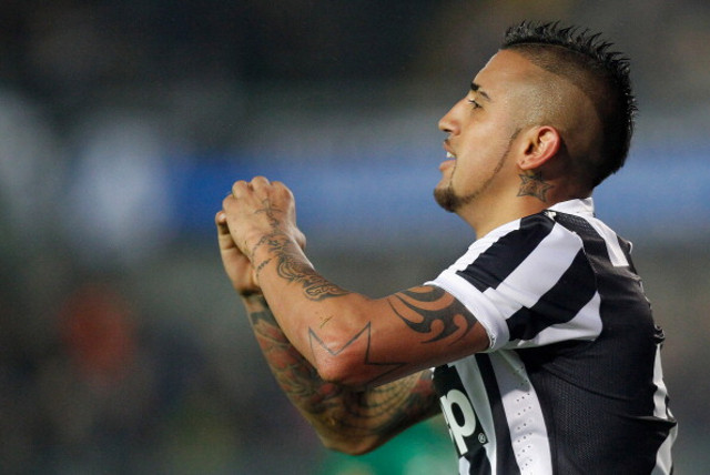 M.U sẵn sàng trả gấp đôi lương cho Vidal