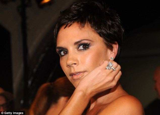 Victoria Beckham sở hữu bộ nhẫn trị giá 3,8 triệu bảng Anh