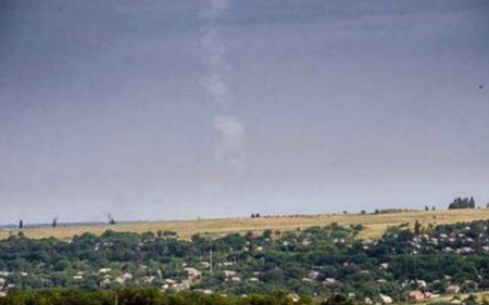 Hình ảnh chụp vệt khói được cho là của tên lửa bắn vào MH17.