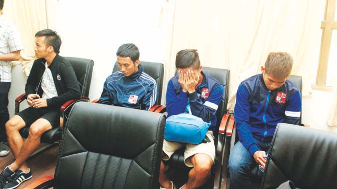 Nhóm cầu thủ Đồng Nai bị khởi tố tội danh đánh bạc. Ảnh: VSI