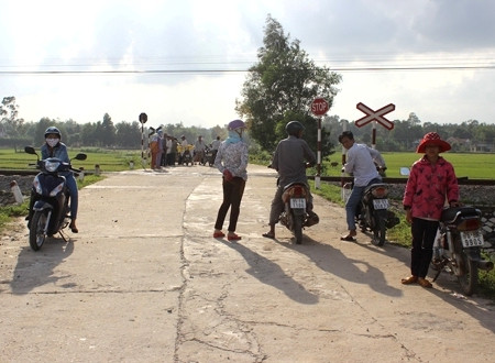 Vị trí giao nhau không có rào chắn an toàn.